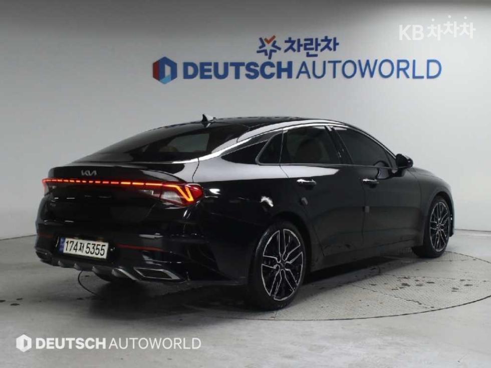 2022 - kia k5