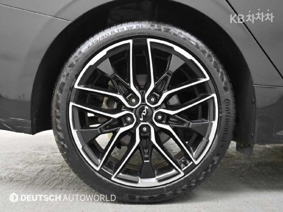 2022 - kia k5
