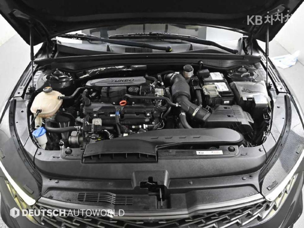 2022 - kia k5