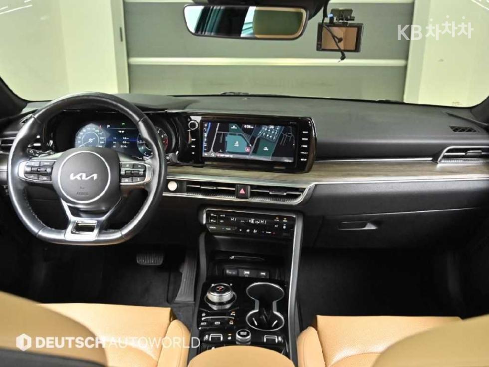 2022 - kia k5