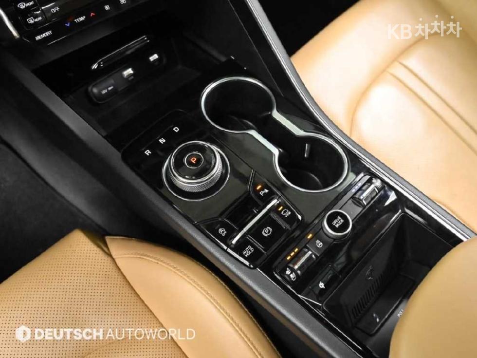 2022 - kia k5