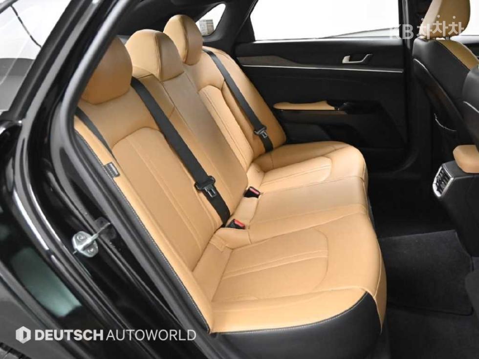 2022 - kia k5