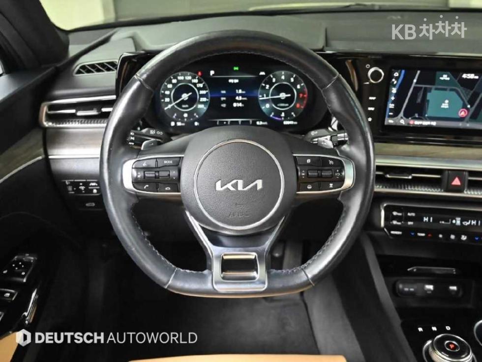 2022 - kia k5
