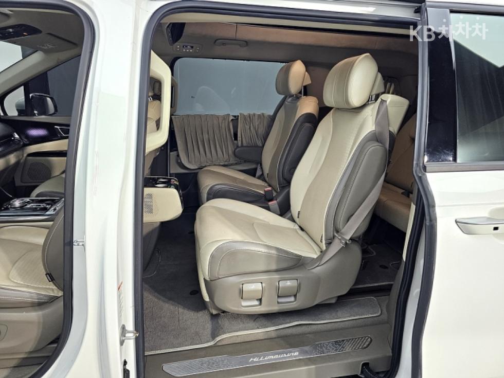 2022 - kia carnival