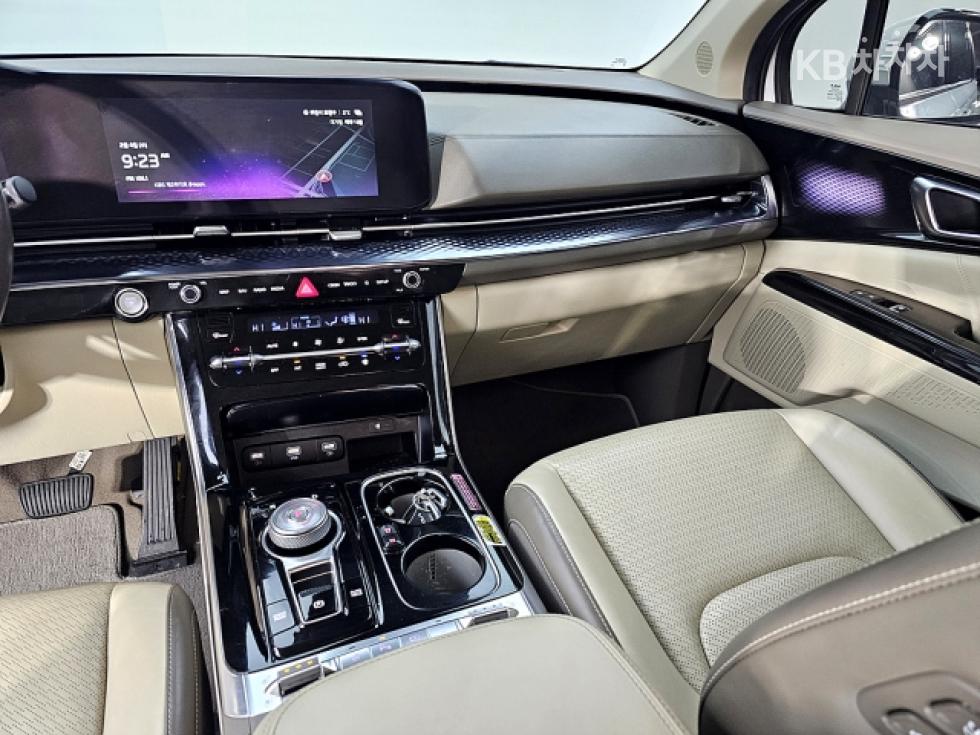 2022 - kia carnival