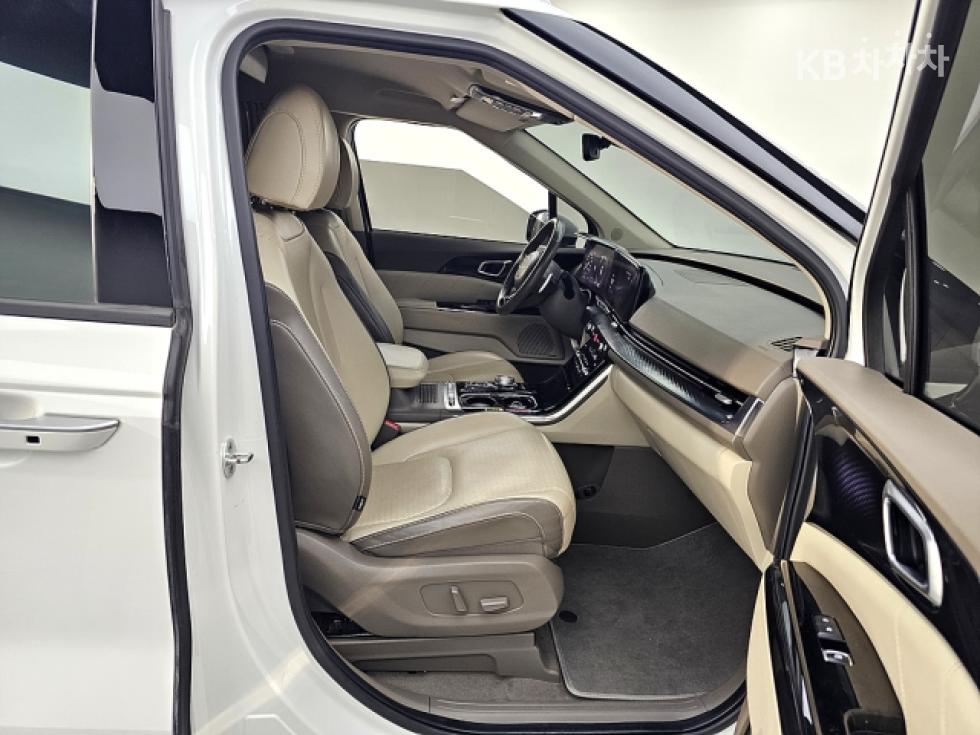 2022 - kia carnival