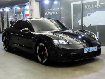 Porsche Taycan 4S — foto 1