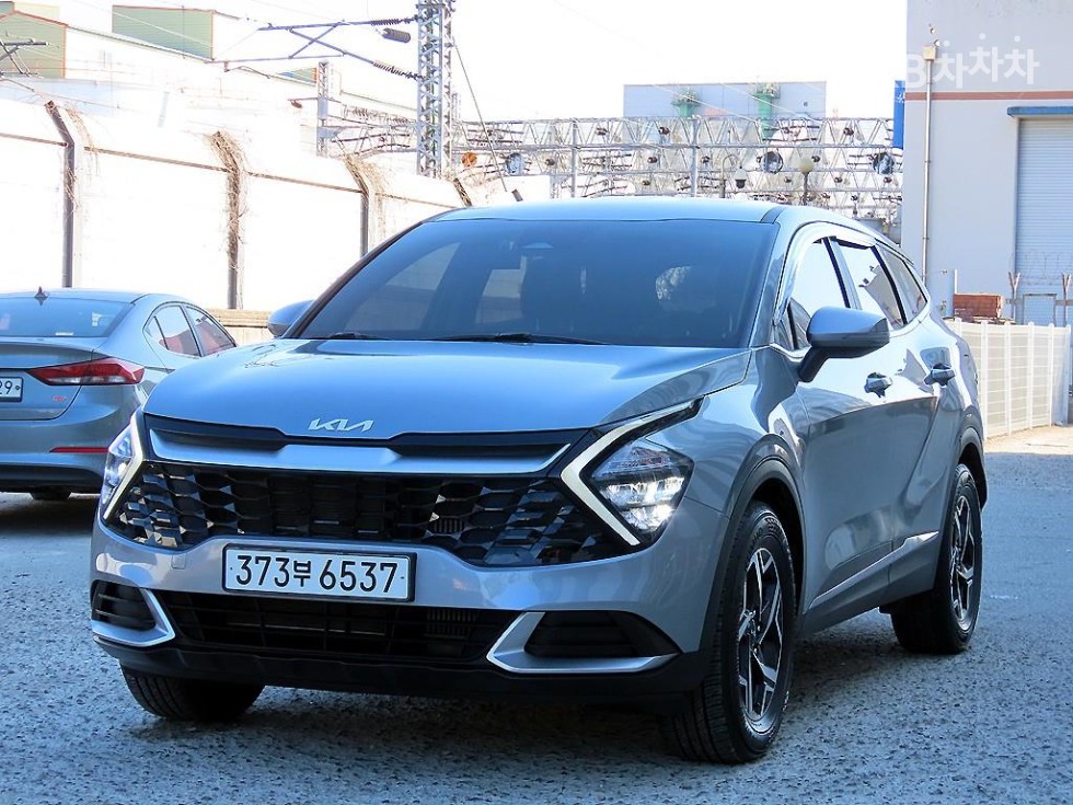 2023 - kia sportage