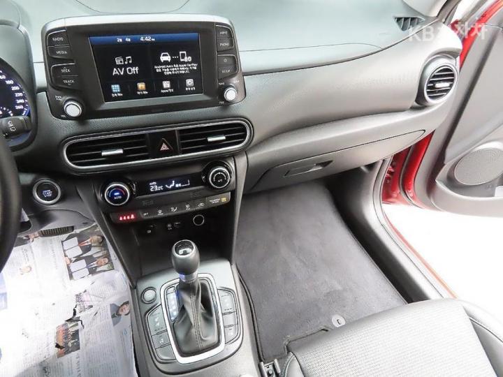 Hyundai Kona 1.6 Turbo Premium 8