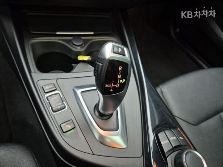 BMW 1 Series New 118d Urban Pack F20 13 year ~ 9