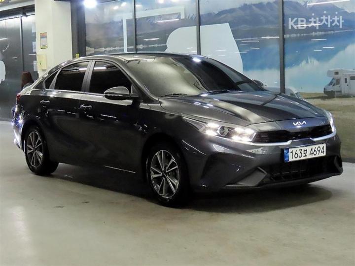 Kia K3 1.6 가솔린 — foto 1