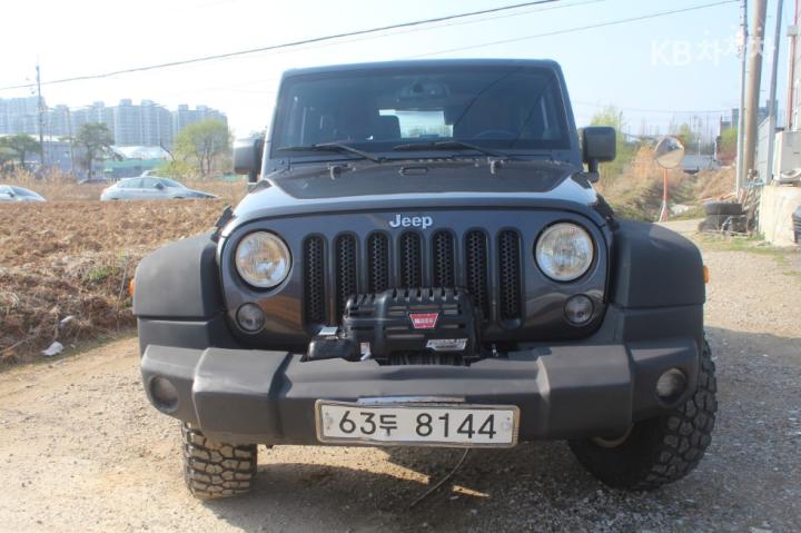 Jeep Wrangler 3.6 Sport JK 3