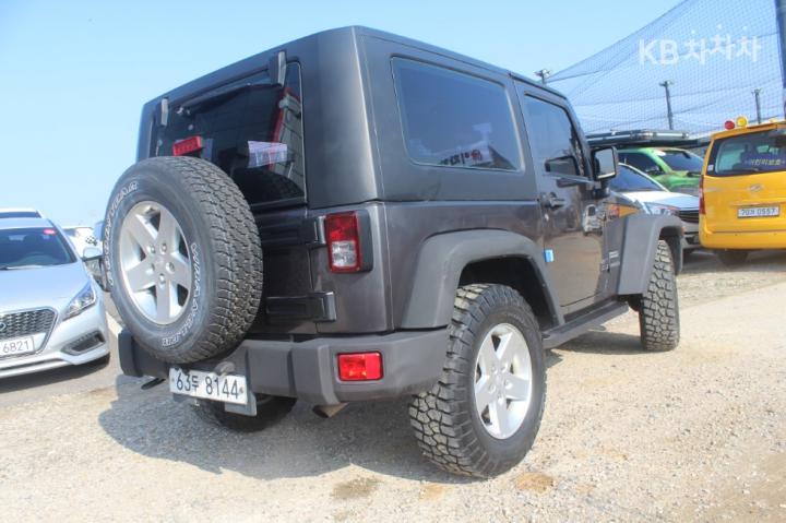 Jeep Wrangler 3.6 Sport JK 5
