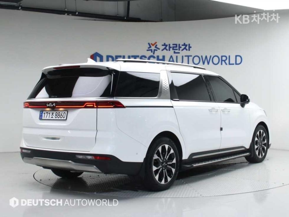 2023 - kia carnival