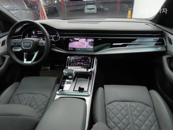 Audi Q8 3.0 55 TFSI Quattro Premium 6