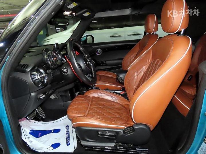 Mini Cooper Convertible New S 2.0 Base Type 9