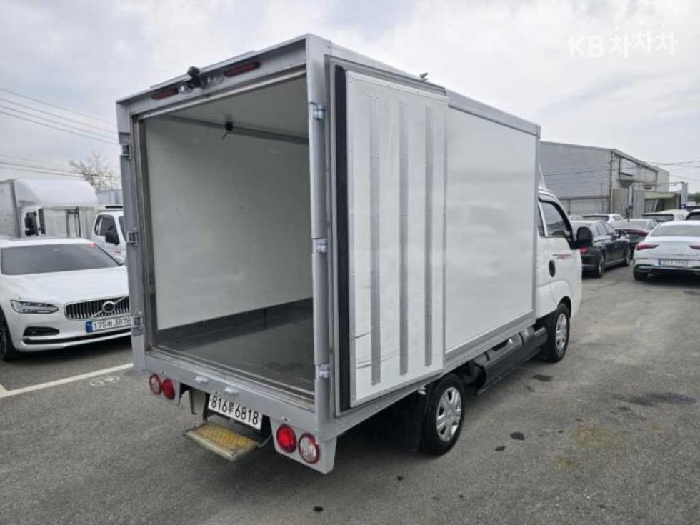 2022 - kia bongo iii