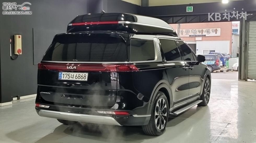 2022 - kia carnival