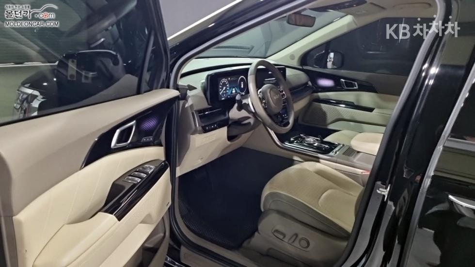 2022 - kia carnival