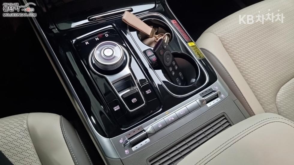 2022 - kia carnival
