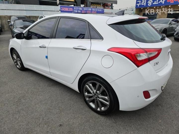 Hyundai i30 1.6 VGT PYL 6