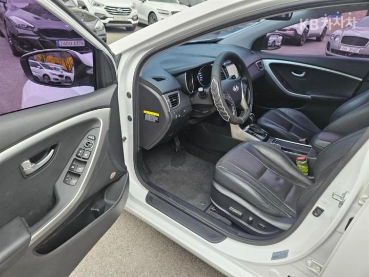 Hyundai i30 1.6 VGT PYL 8