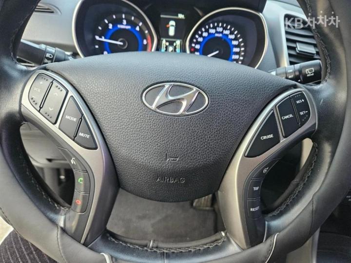 Hyundai i30 1.6 VGT PYL 10