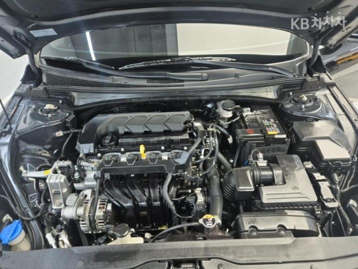 Hyundai Avante CN7 1.6 Gasoline Inspiration 6