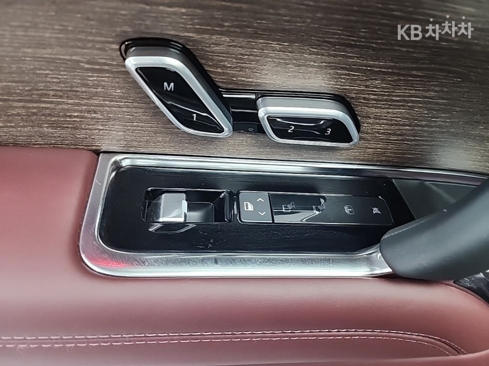 Land Rover Range Rover — miniaturë 15