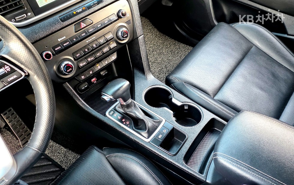 2020 - kia sportage