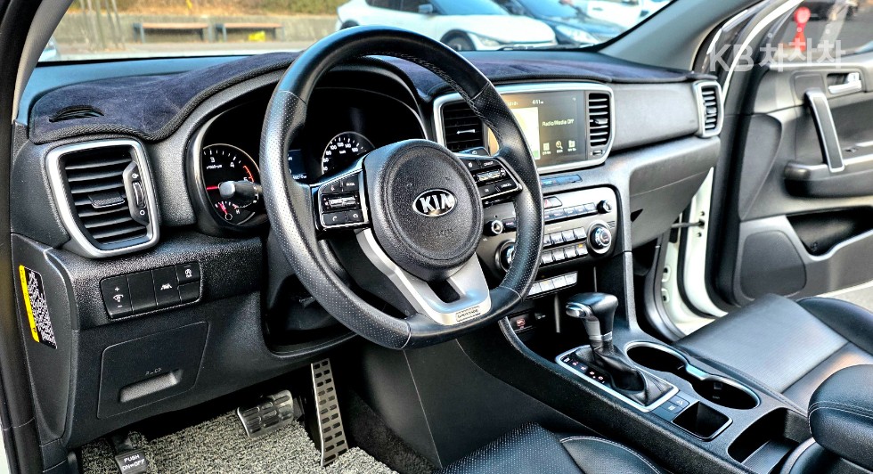 2020 - kia sportage