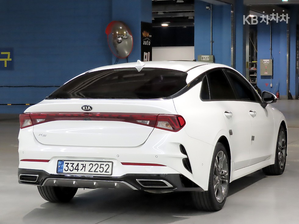 2021 - kia k5