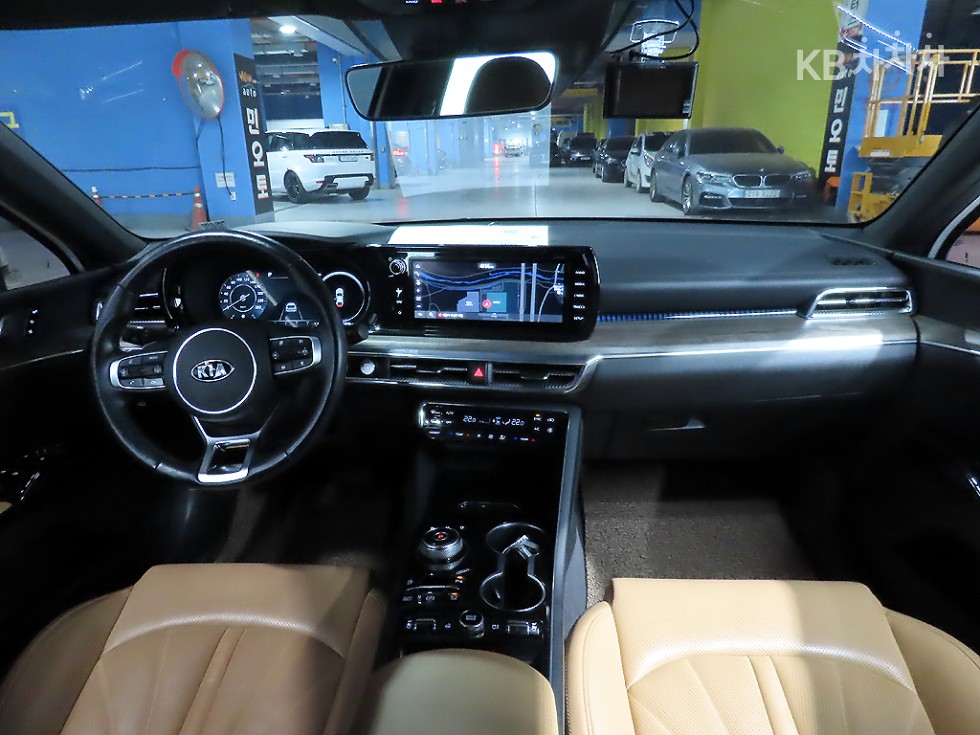 2021 - kia k5