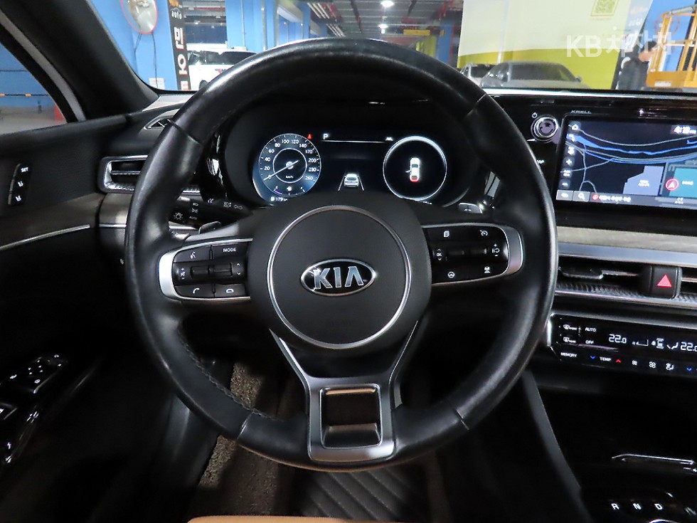 2021 - kia k5