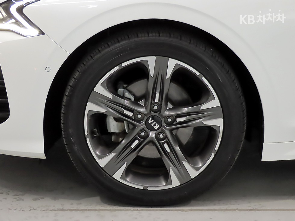 2021 - kia k5