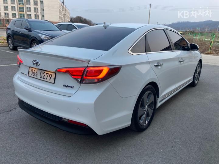 Hyundai Sonata LF Hybrid 2.0 HEV Modern 6