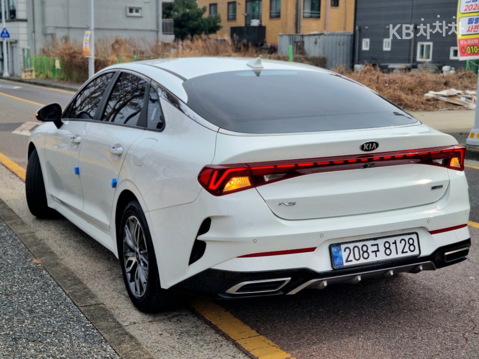 2021 - kia k5