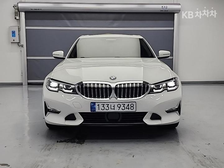 BMW 3 Series G20 320i Luxury 3