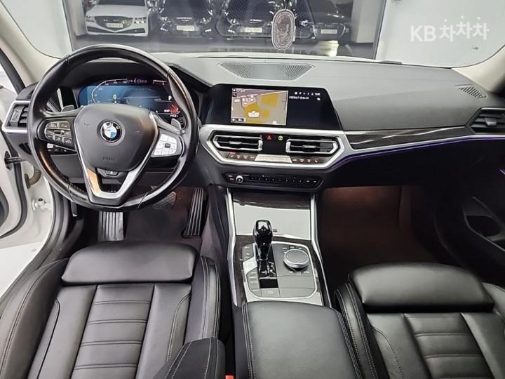 BMW 3 Series G20 320i Luxury 8