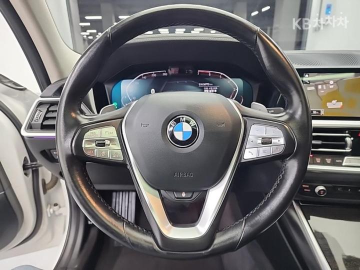 BMW 3 Series G20 320i Luxury 10