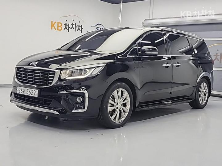 Kia Carnival 2.2 Diesel Prestige 2