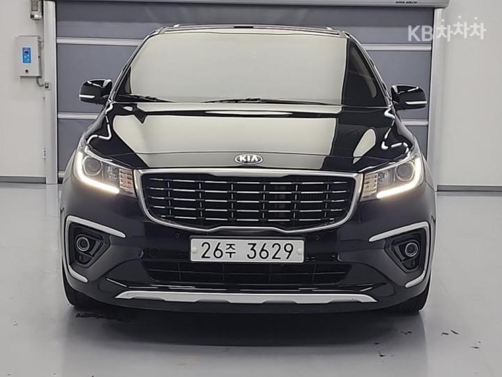 Kia Carnival 2.2 Diesel Prestige 3