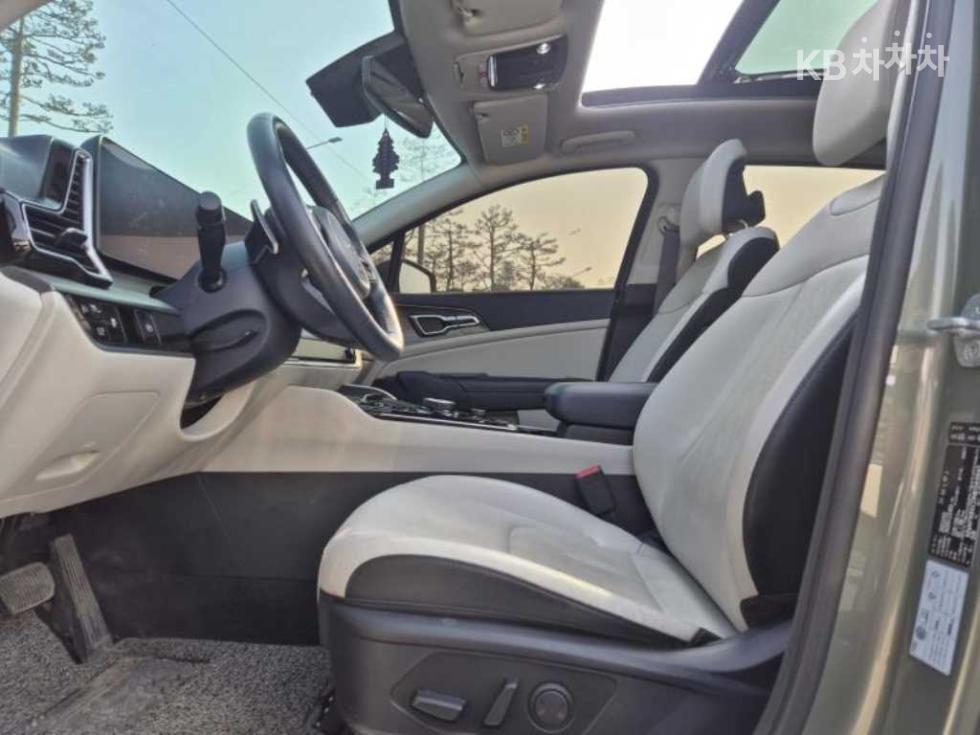 2022 - kia sportage
