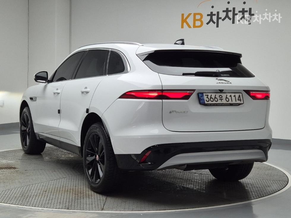 2023 - jaguar f-pace
