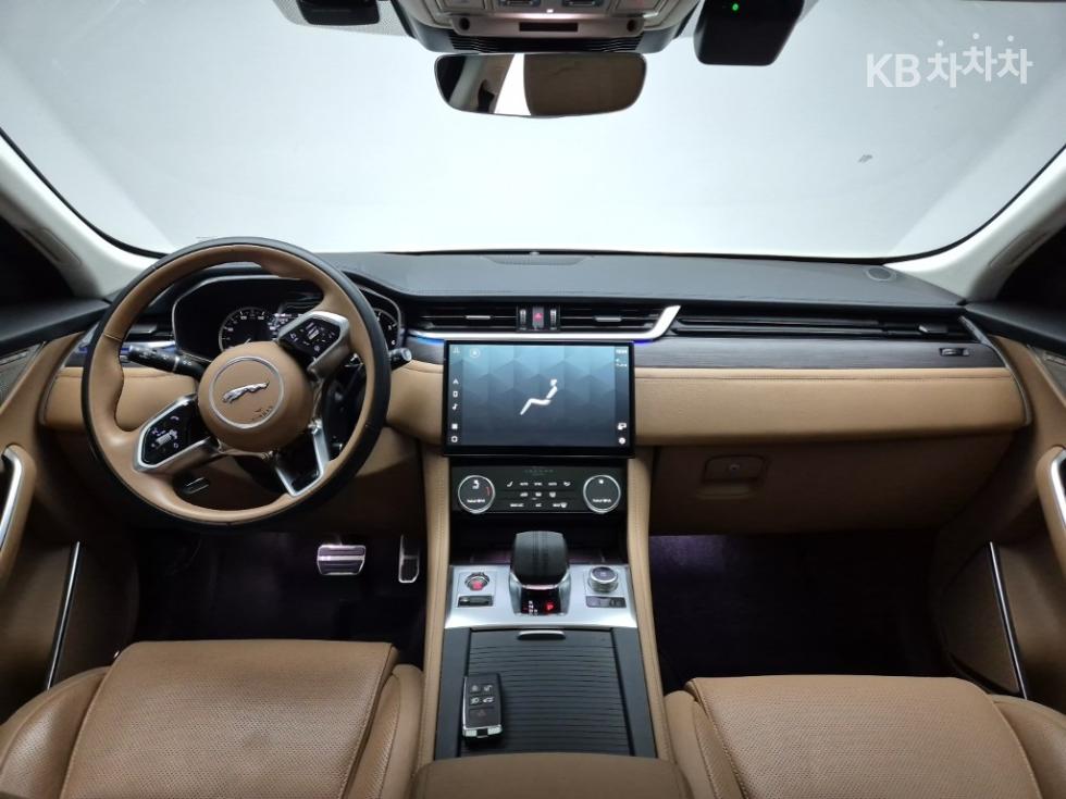 2023 - jaguar f-pace
