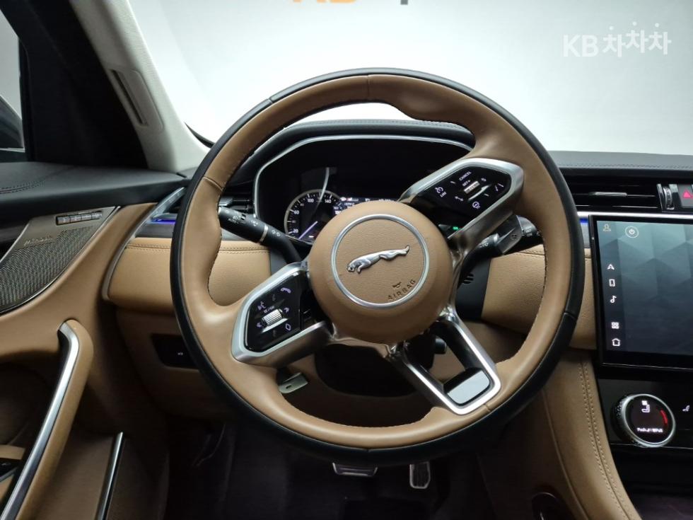 2023 - jaguar f-pace