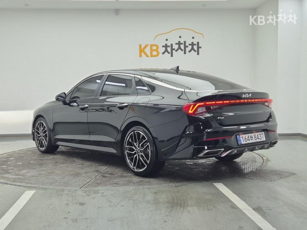 2022 - kia k5
