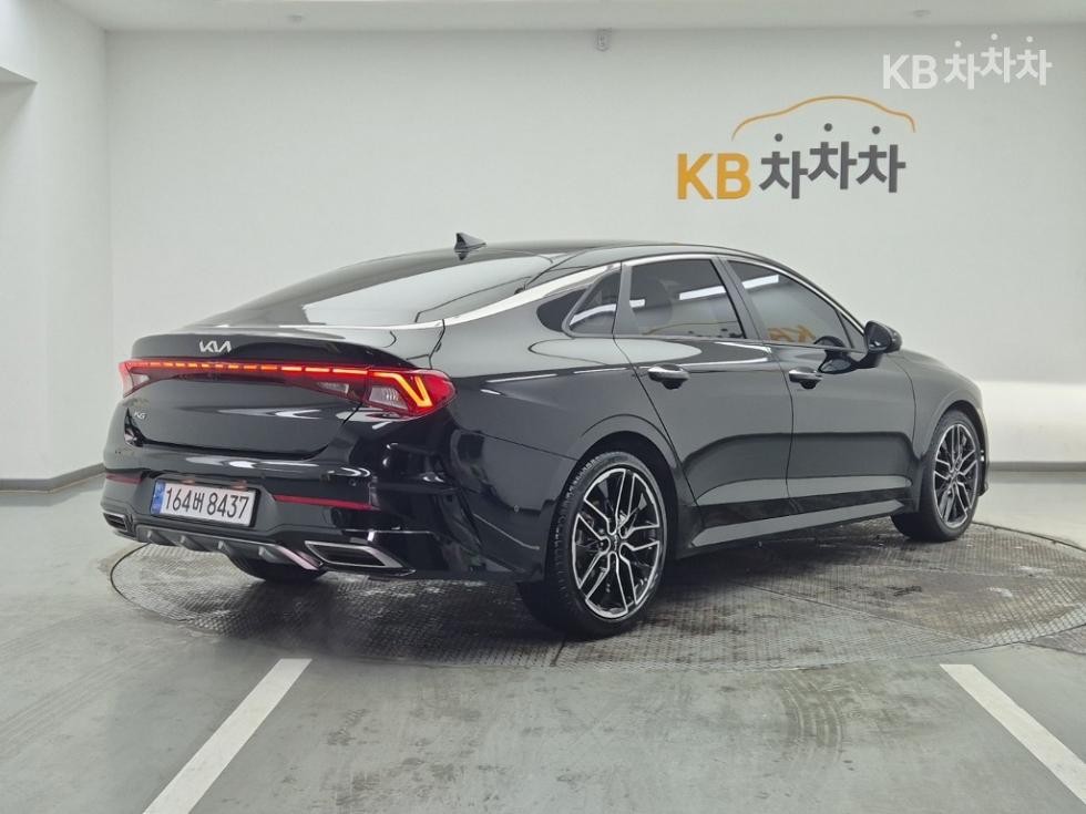 2022 - kia k5