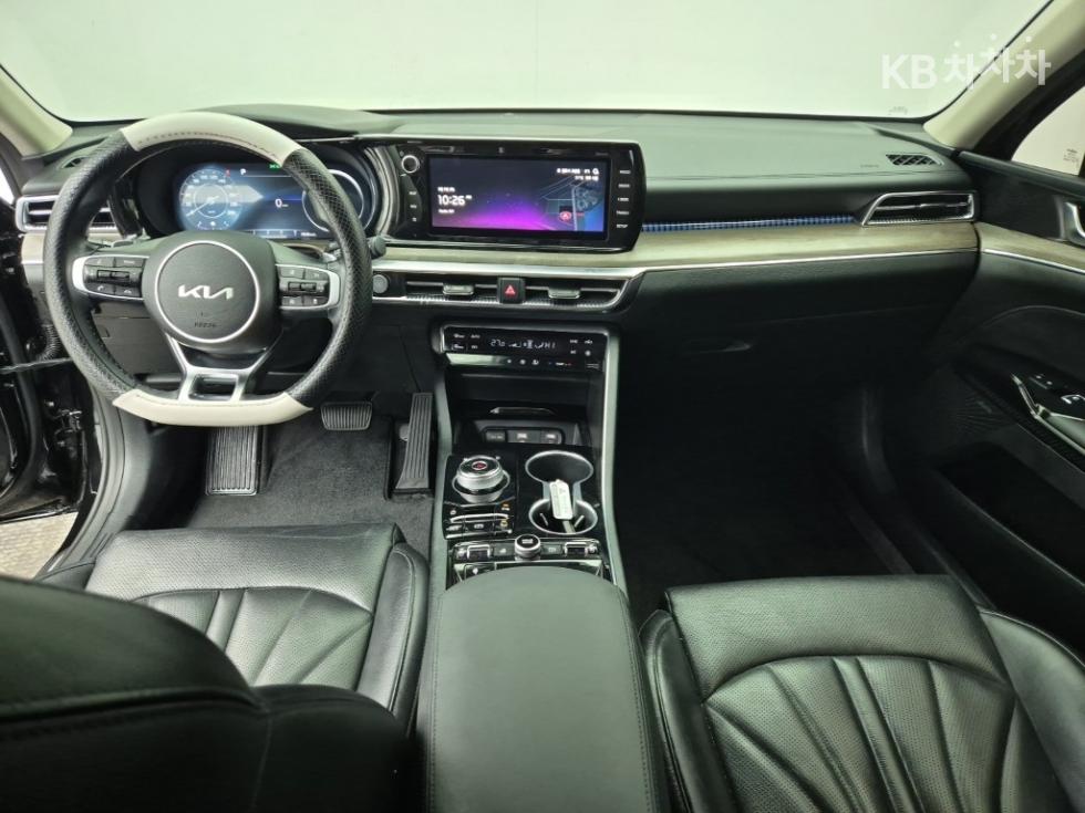 2022 - kia k5
