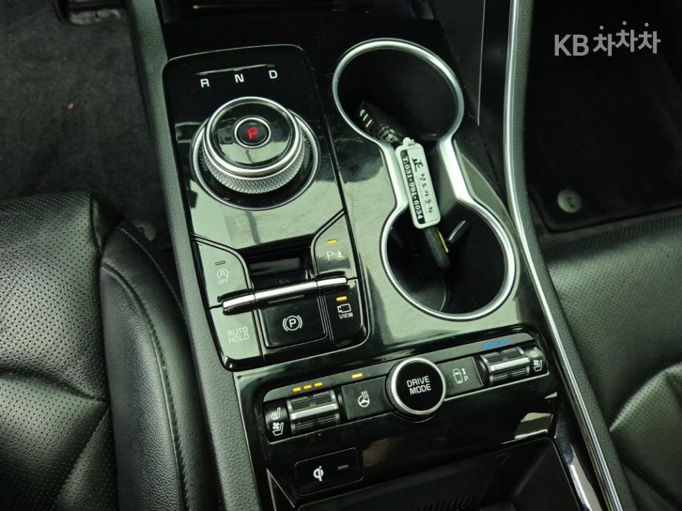 2022 - kia k5